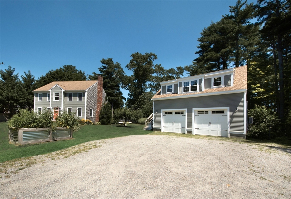 26 Pine St Property Photo 3