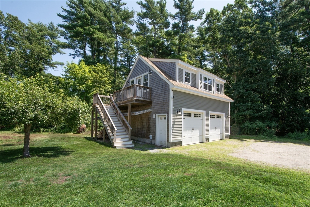 26 Pine St Property Photo 6