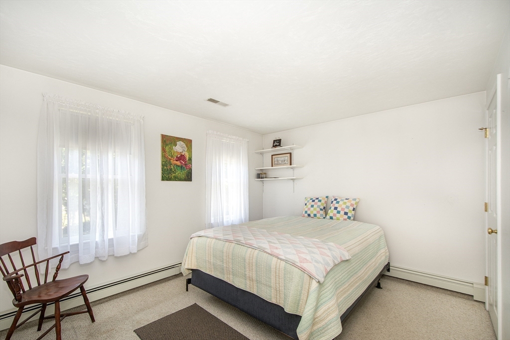 26 Pine St Property Photo 18