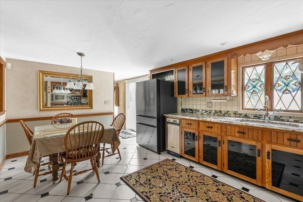 28 Lawrence Rd Property Photo 9