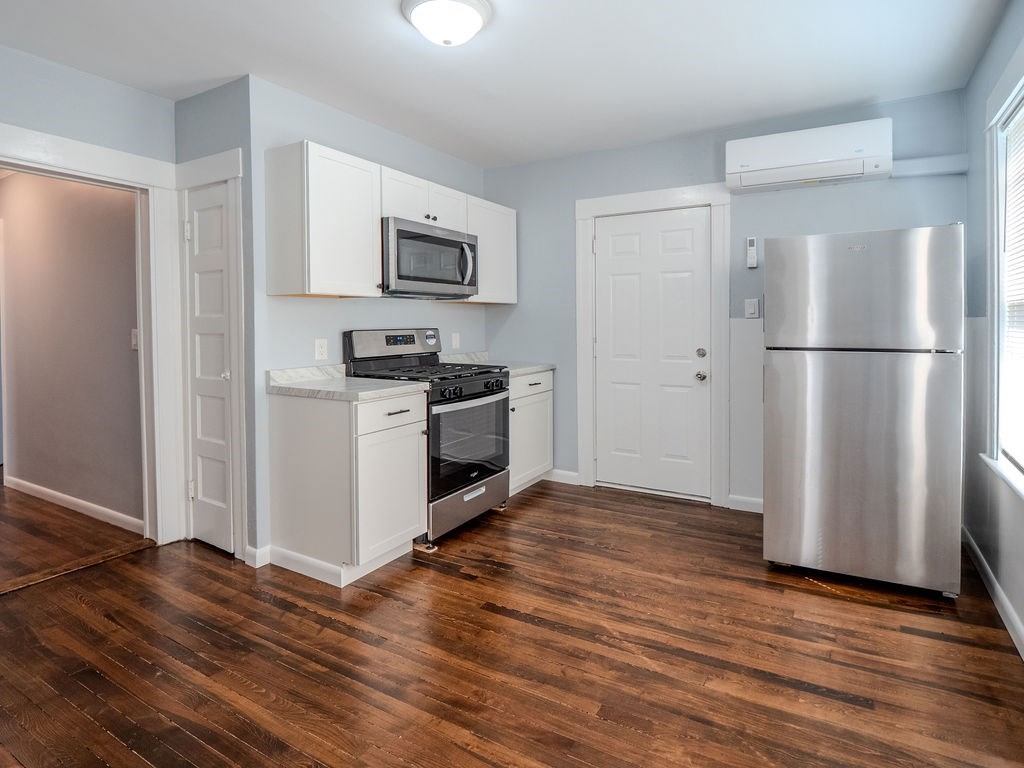 12 Ives St Property Photo 6