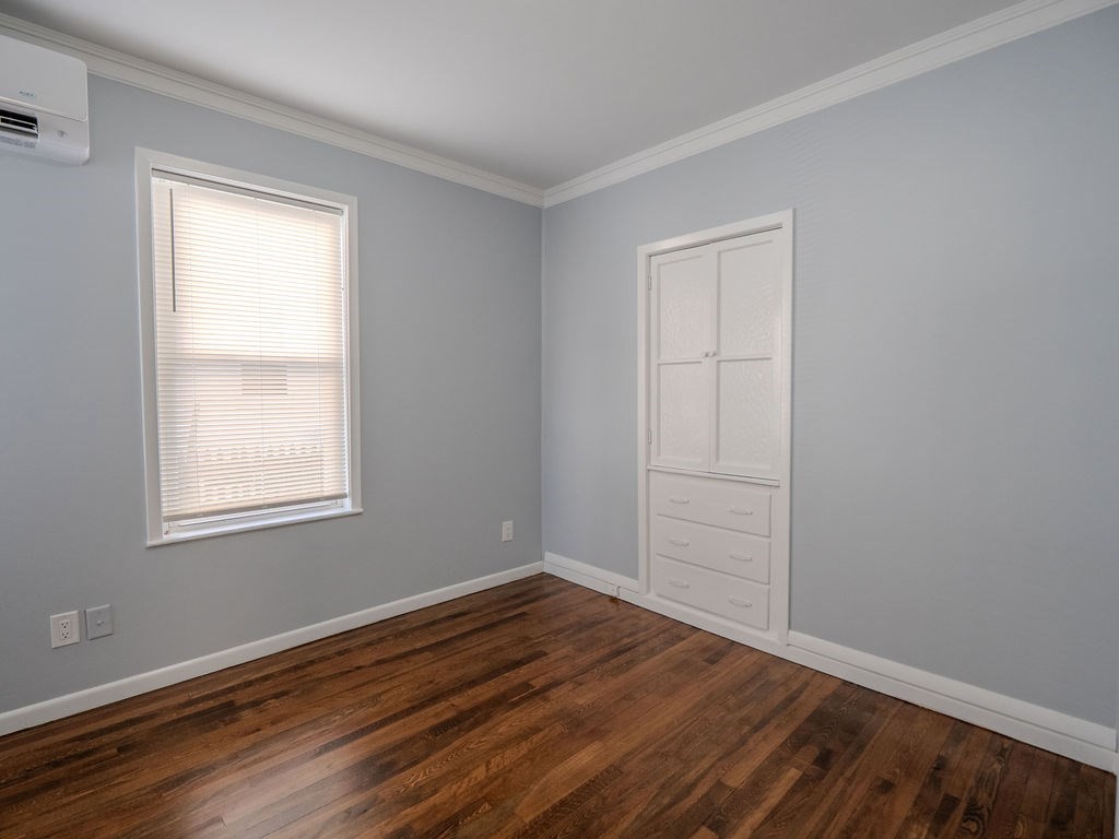 12 Ives St Property Photo 10