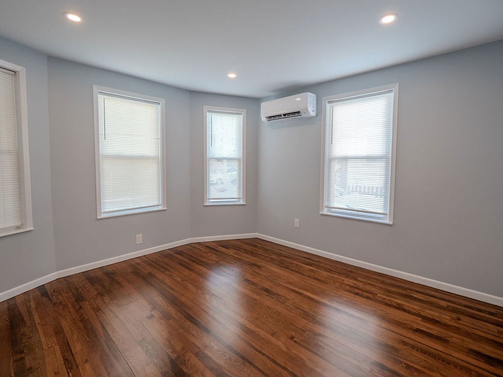 12 Ives St Property Photo 15