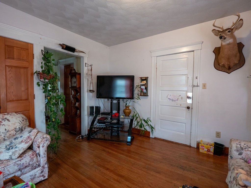 12 Ives St Property Photo 31