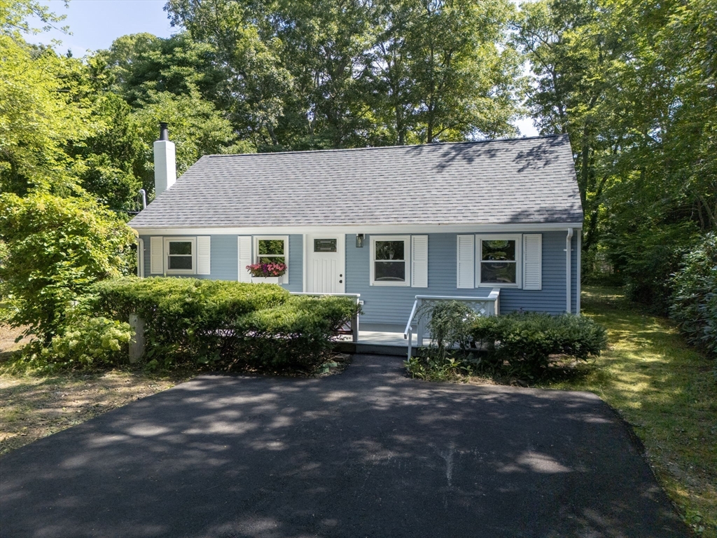46 Lake Shore Dr Property Photo 1