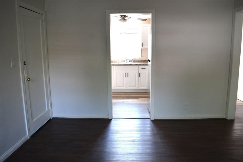 71 Colony Rd # 1b Property Photo 7