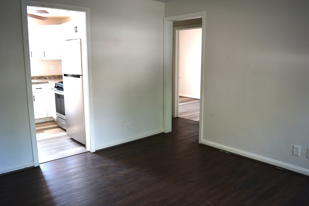 71 Colony Rd # 1b Property Photo 8