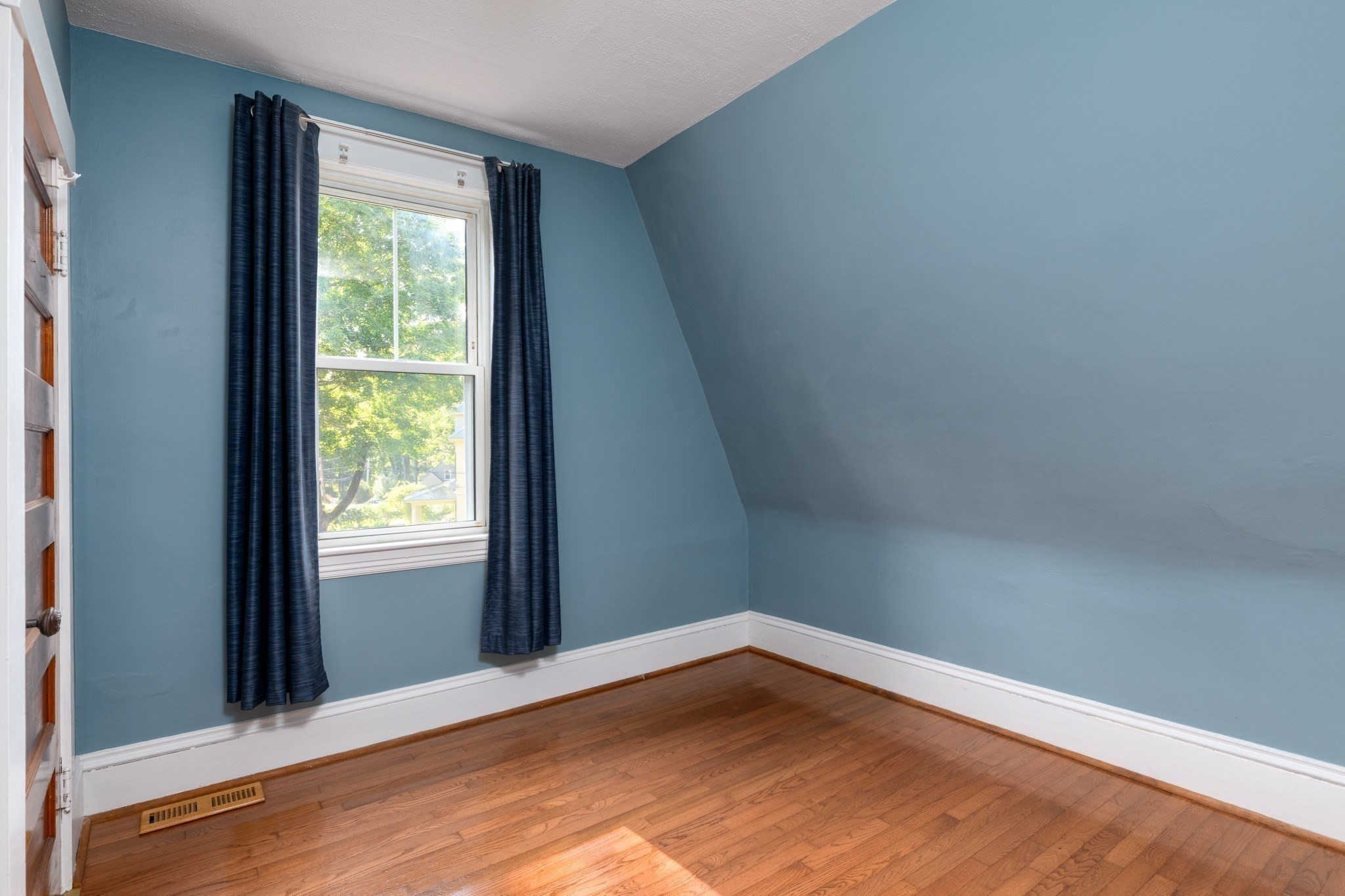 28 Holt Road Property Photo 30