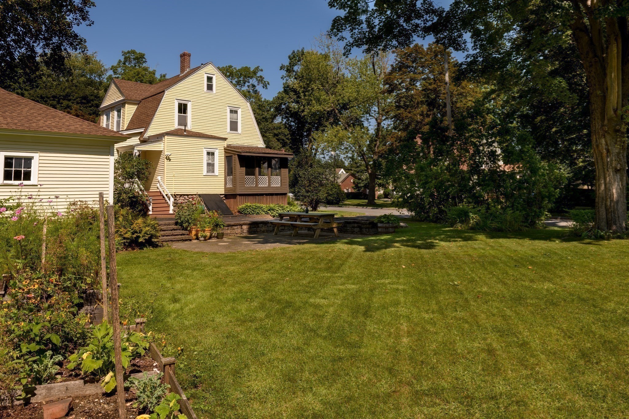 28 Holt Road Property Photo 38