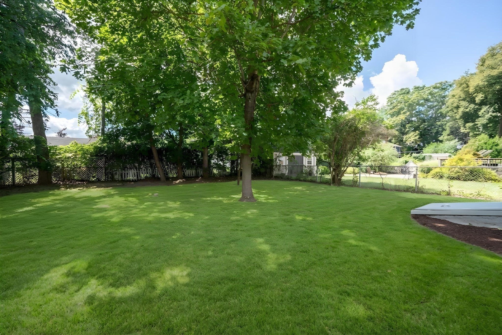 43 Laurel St Property Photo 32