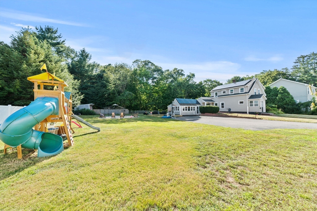 119 Spring St Property Photo 4