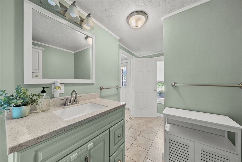 119 Spring St Property Photo 12