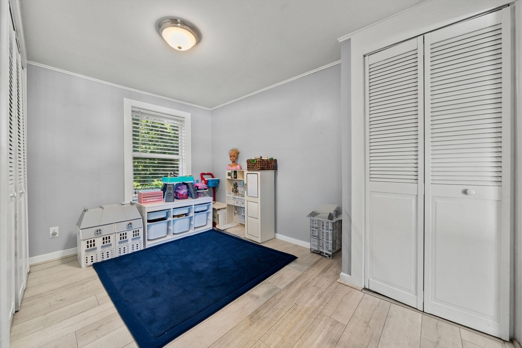 119 Spring St Property Photo 14