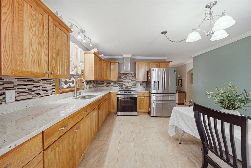 120 Leroy Ave Property Photo 1