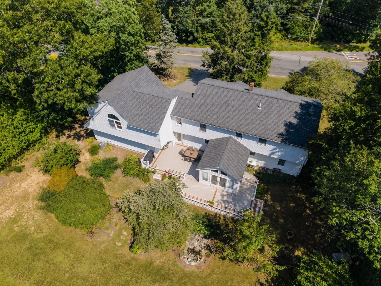 36 Pine Street Property Photo 5