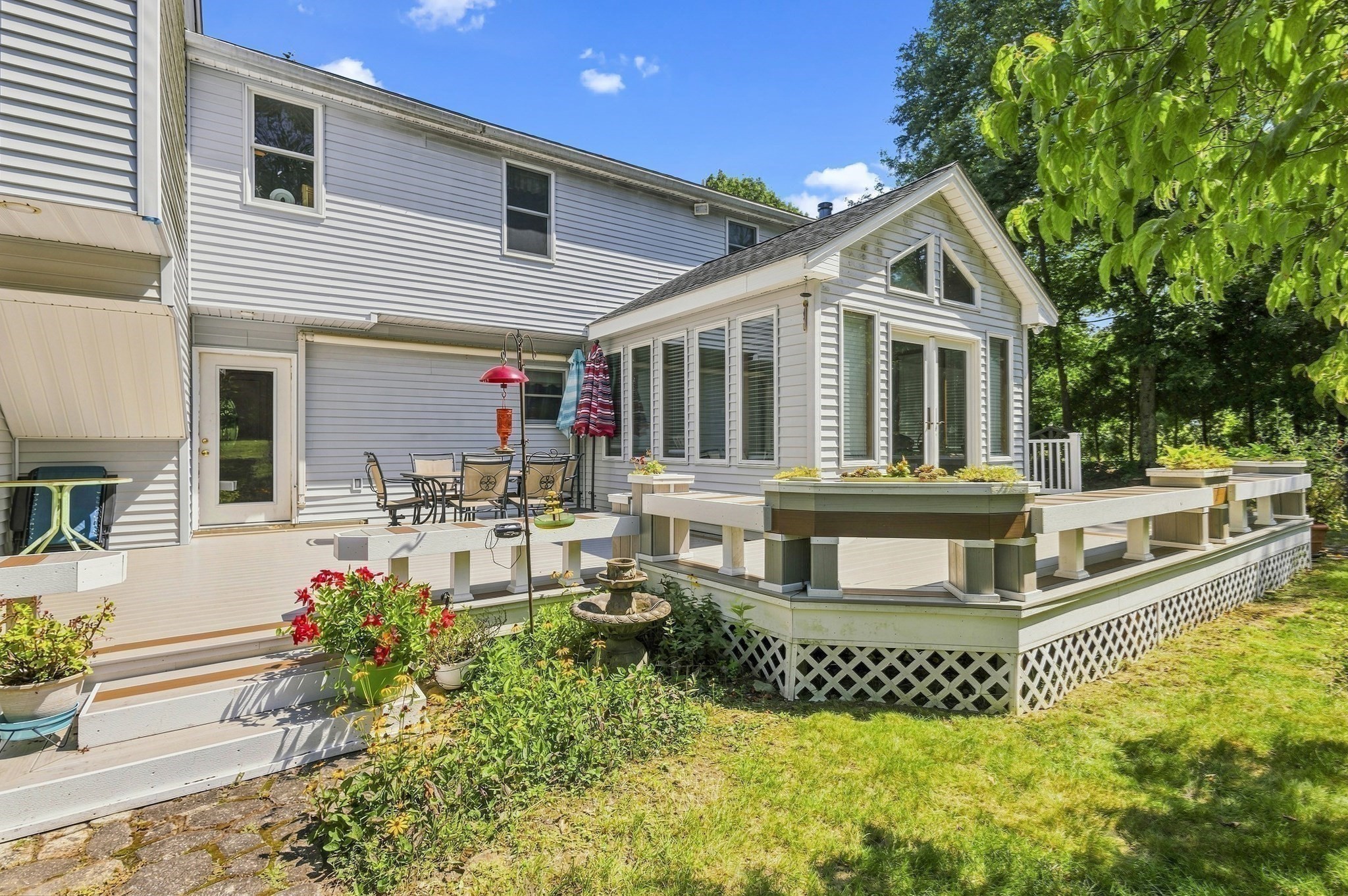 36 Pine Street Property Photo 8