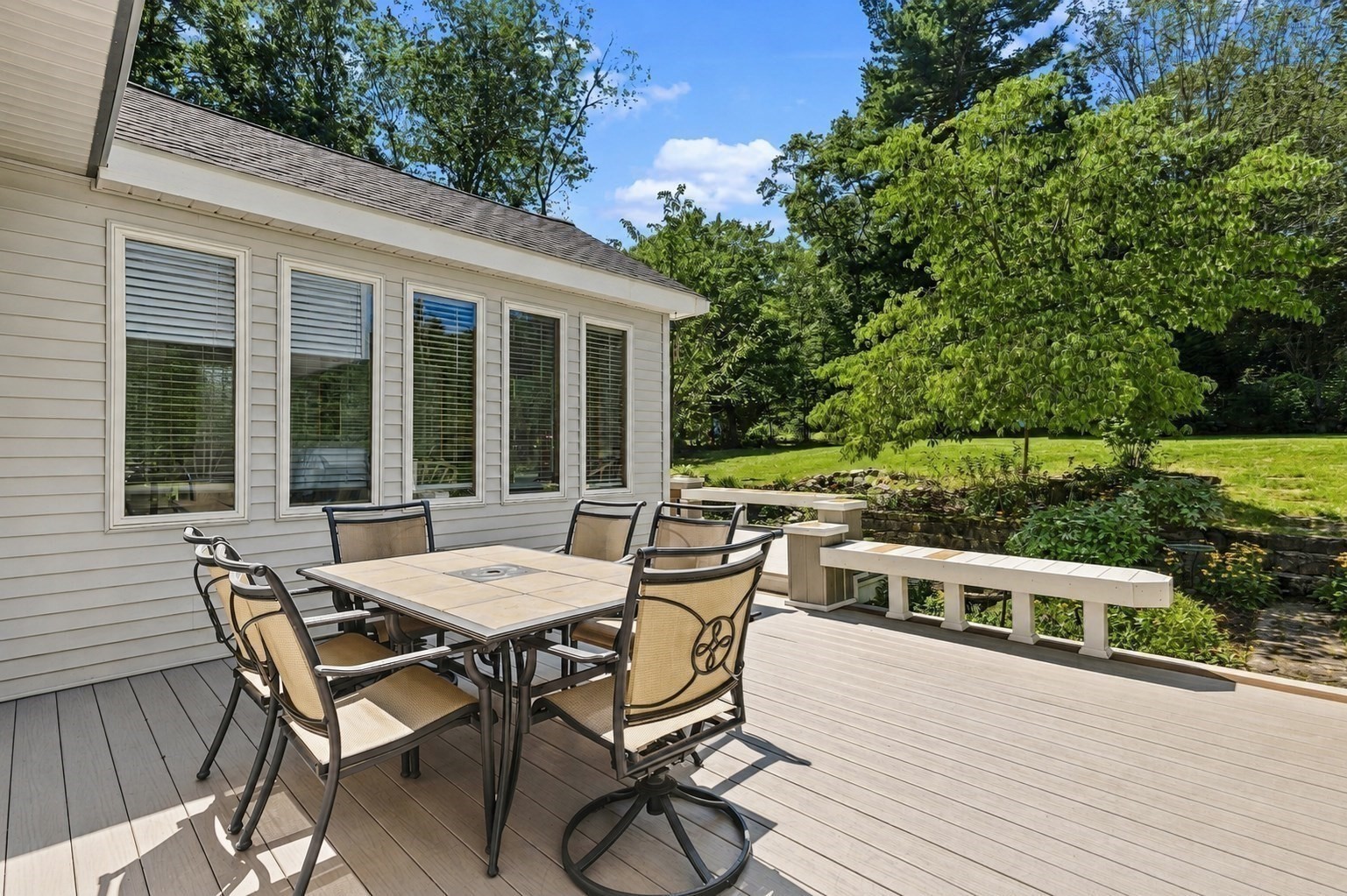 36 Pine Street Property Photo 10