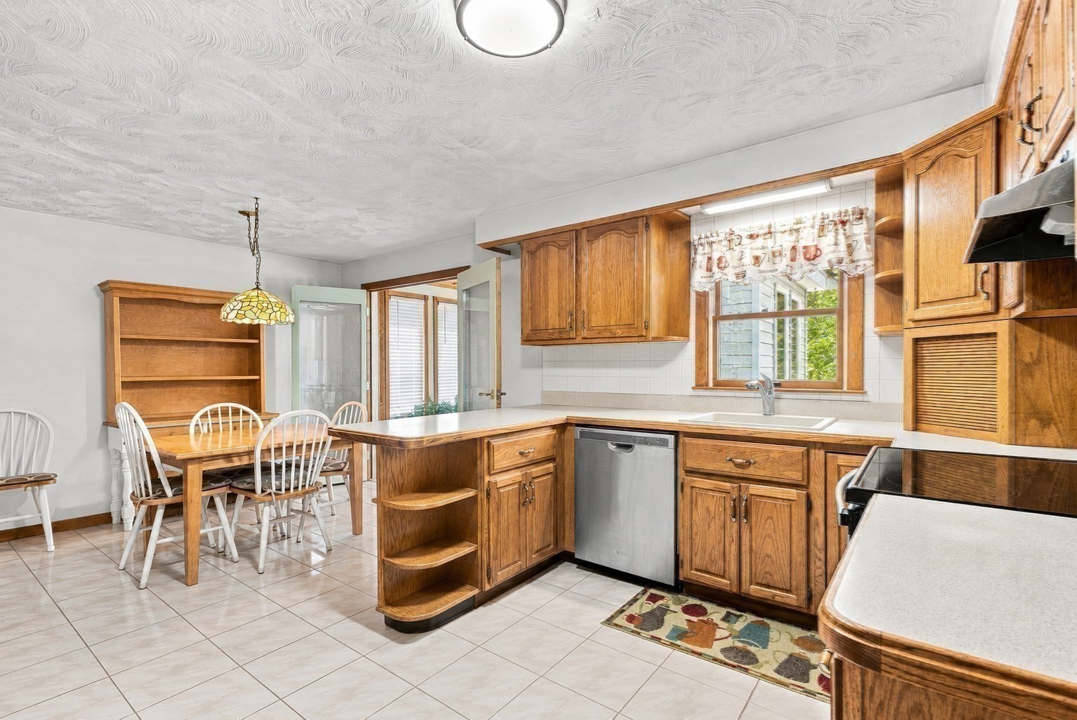 36 Pine Street Property Photo 15