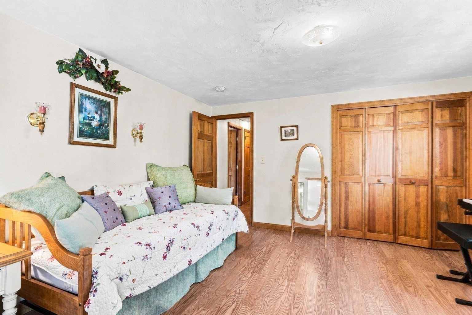 36 Pine Street Property Photo 26