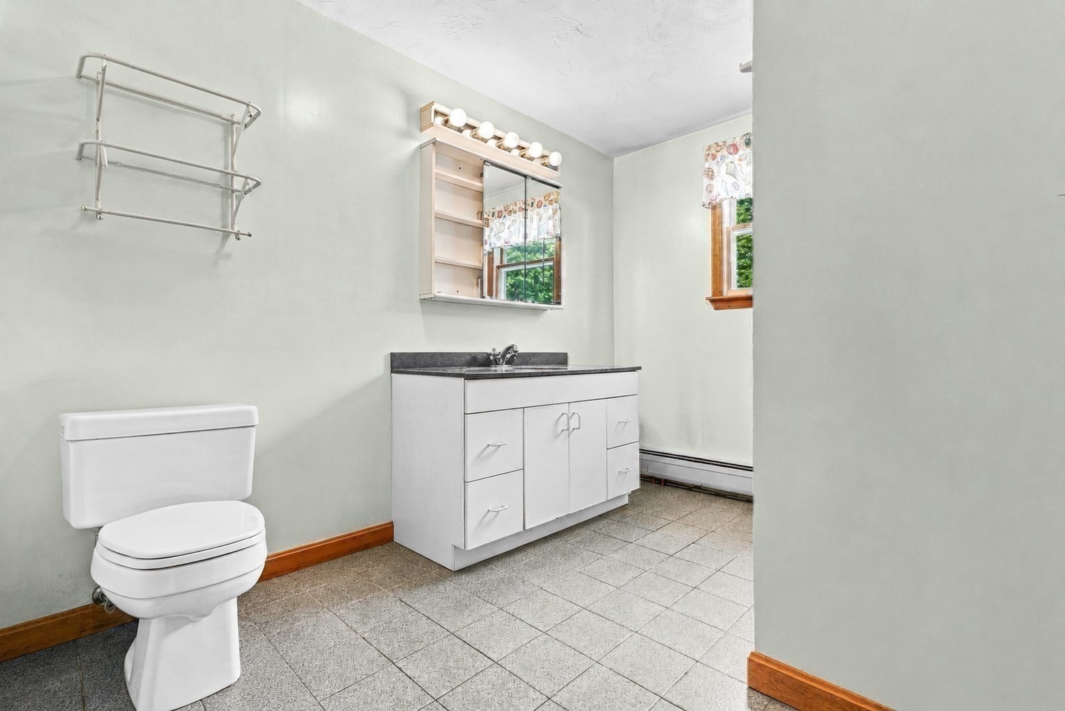 36 Pine Street Property Photo 28
