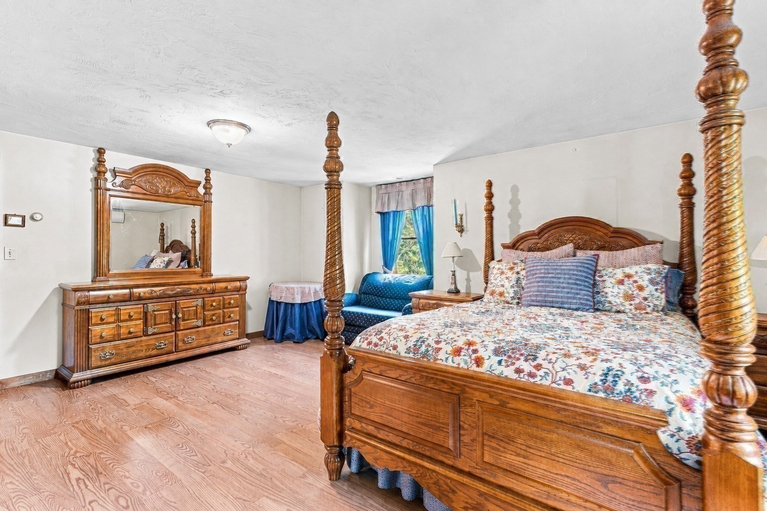 36 Pine Street Property Photo 33