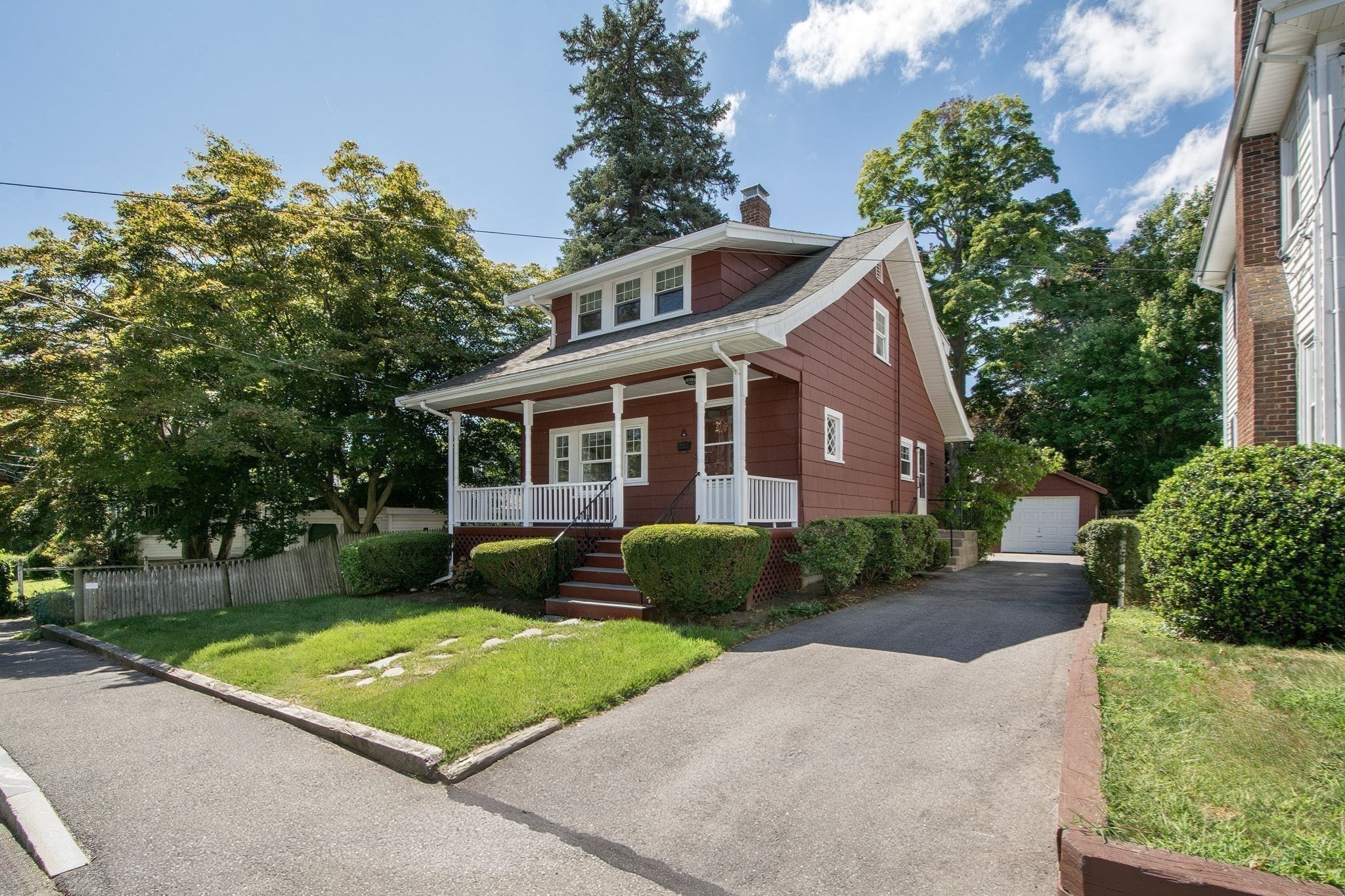 10 Elmlawn Rd Property Photo 2