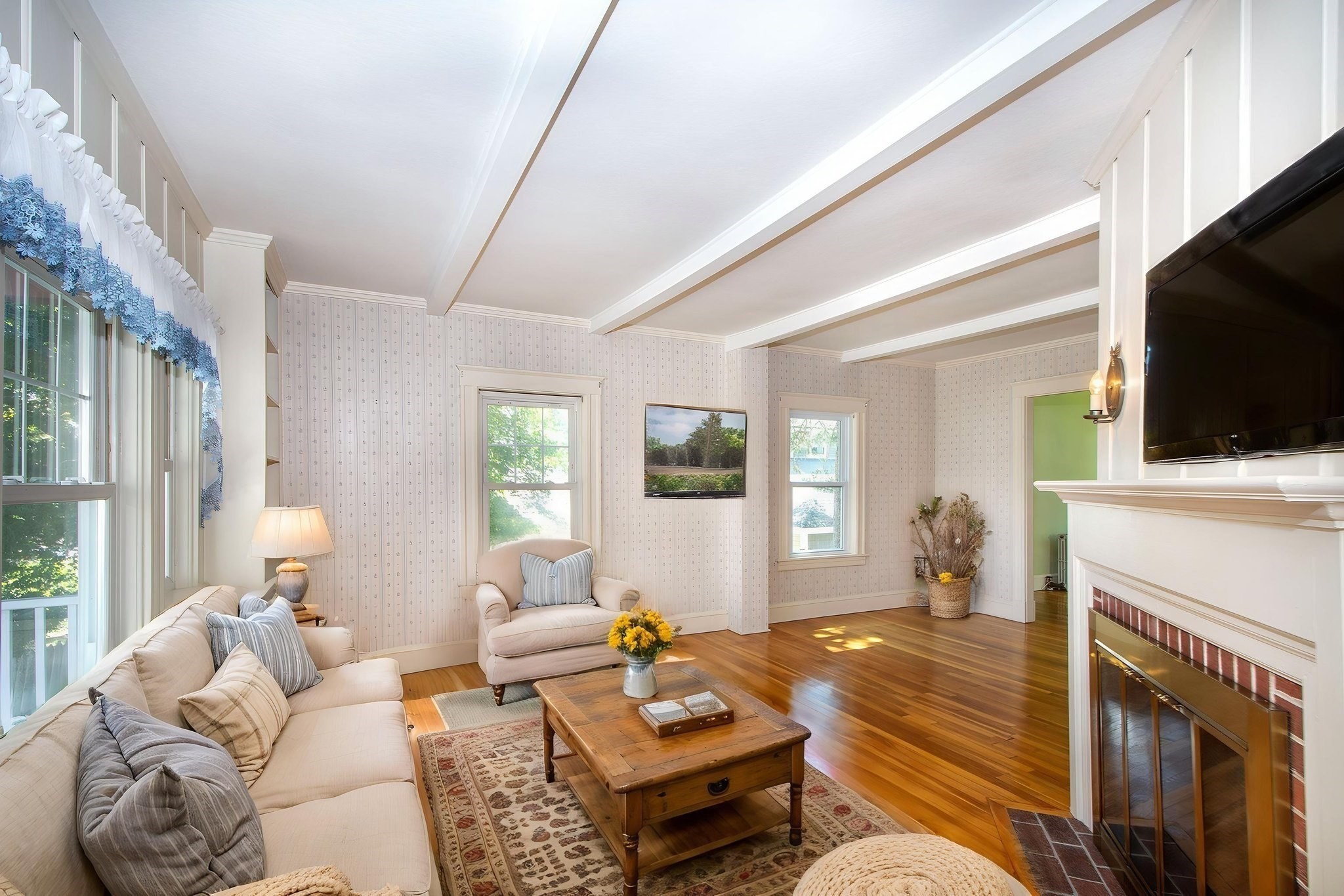 10 Elmlawn Rd Property Photo 4