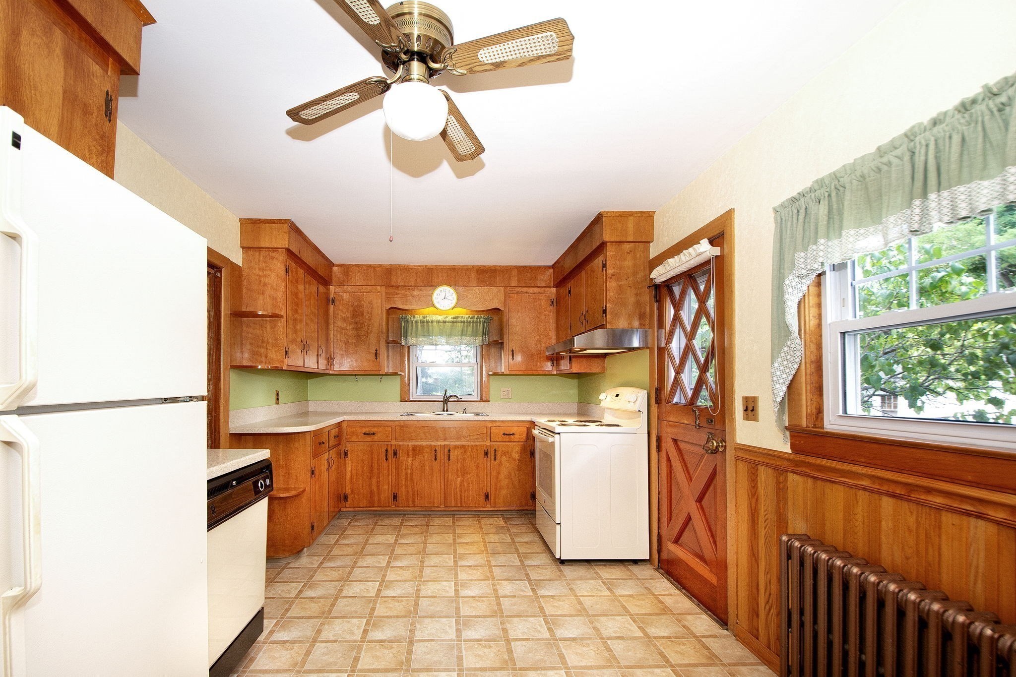 10 Elmlawn Rd Property Photo 13