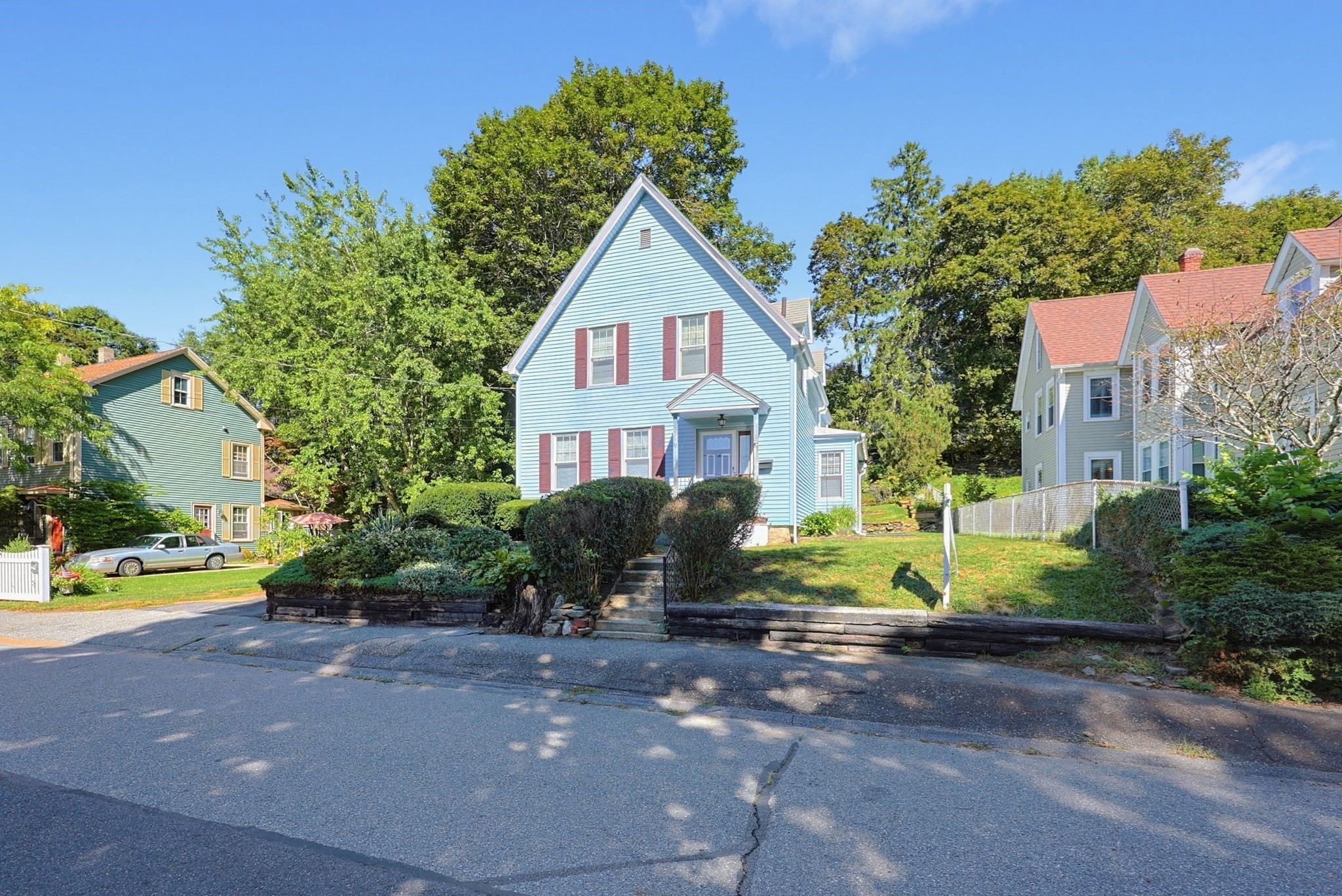 19 Irving St Property Photo 1