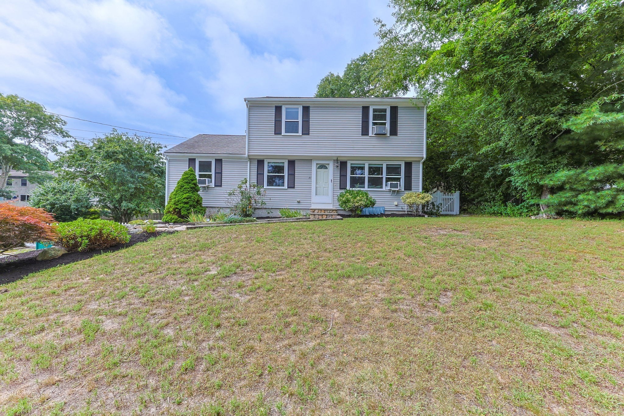 33 Lakefield Rd Property Photo 1