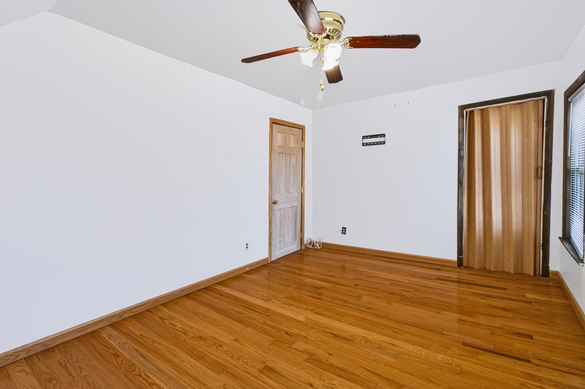 112 Quebec St Property Photo 17