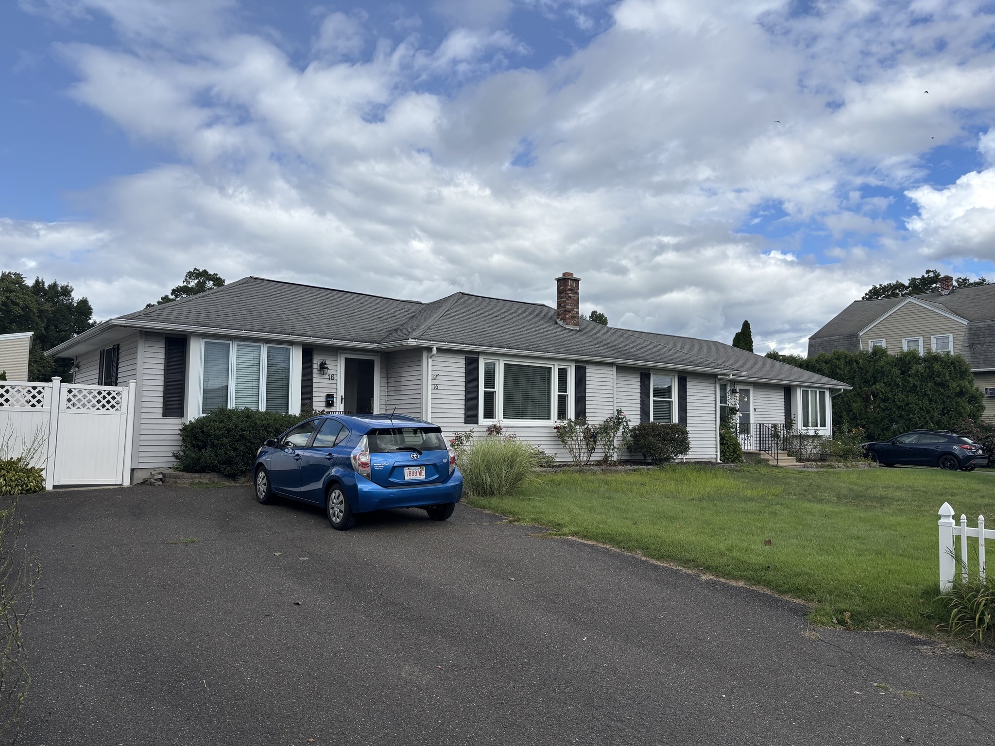 16 Kaveney St Property Photo 1