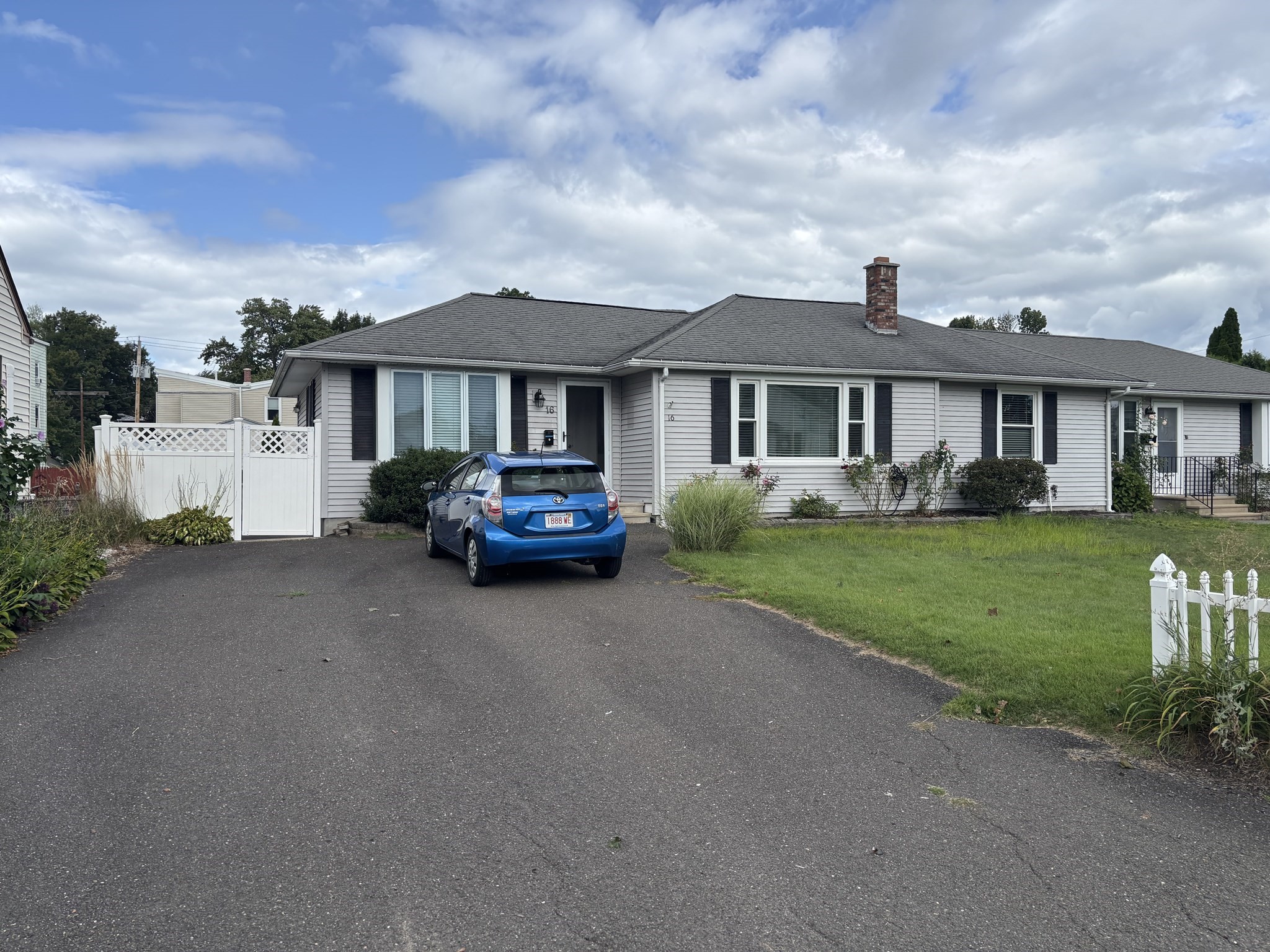 16 Kaveney St Property Photo 2