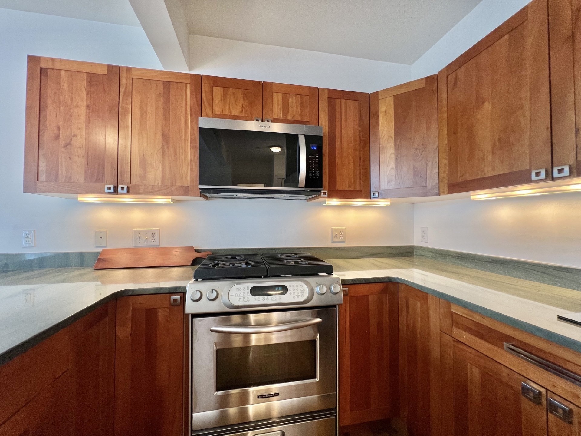 432 Norfolk Street # C Property Photo 1