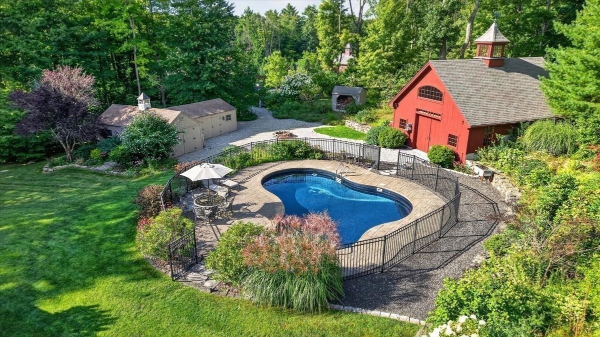 37 Champeaux Property Photo 29
