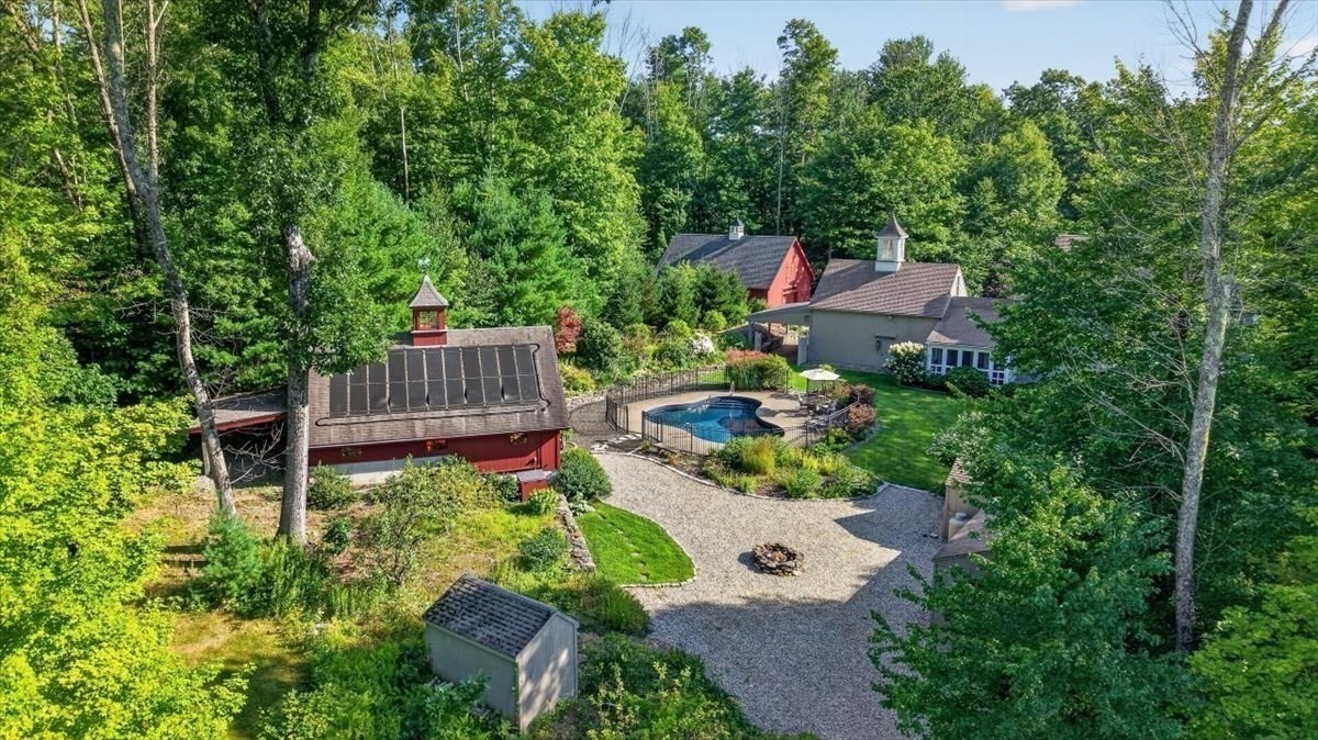 37 Champeaux Property Photo 34