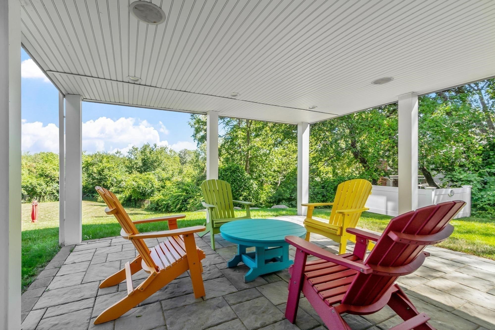 94 Marmion Way Property Photo 3