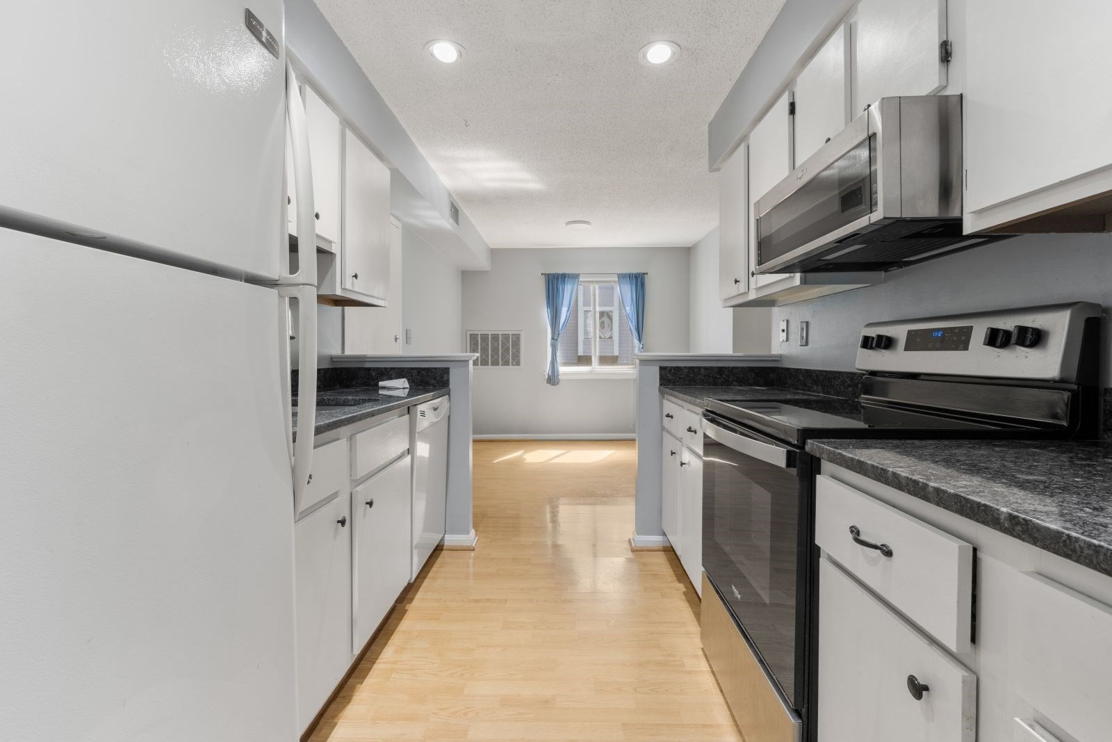 12 Beals Cove Rd # B Property Photo 4