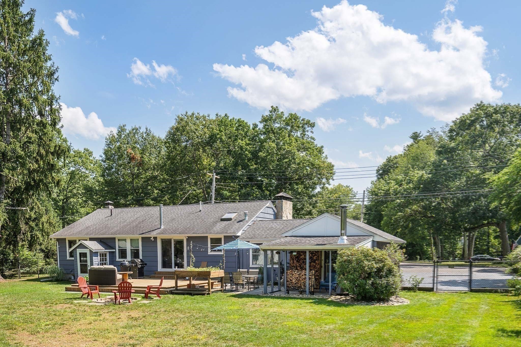 64 Chestnut St Property Photo 25