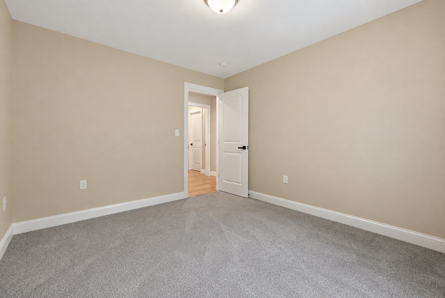 74 King Philip Rd Property Photo 31