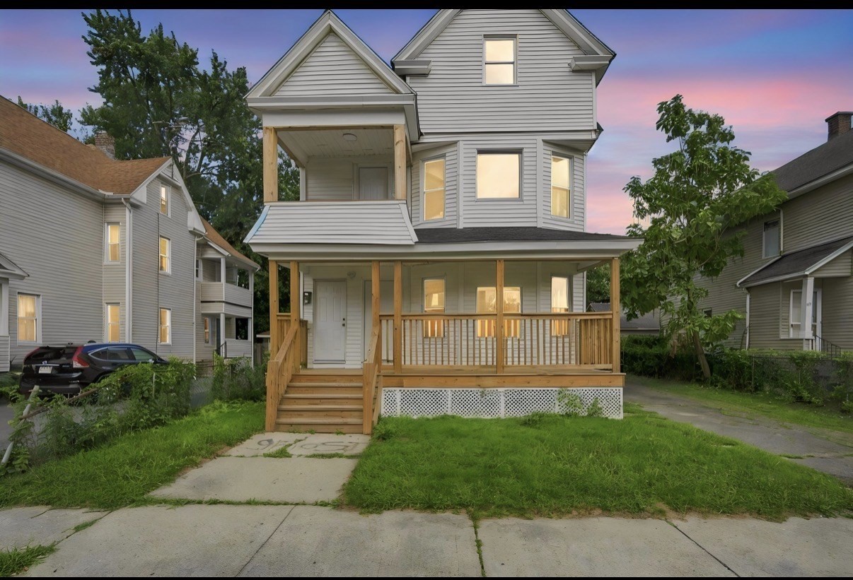 35-37 Ozark St Property Photo 1