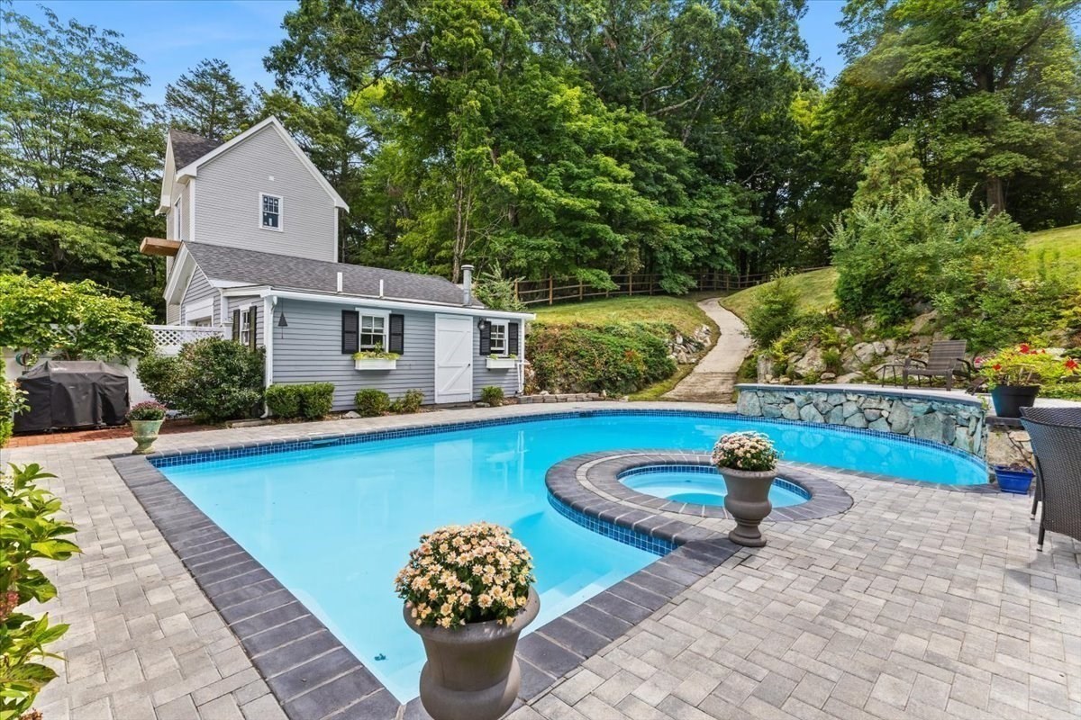 50 Pond Street Property Photo 37
