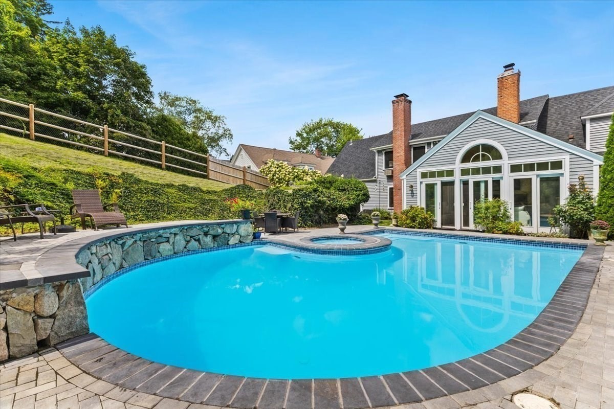 50 Pond Street Property Photo 38