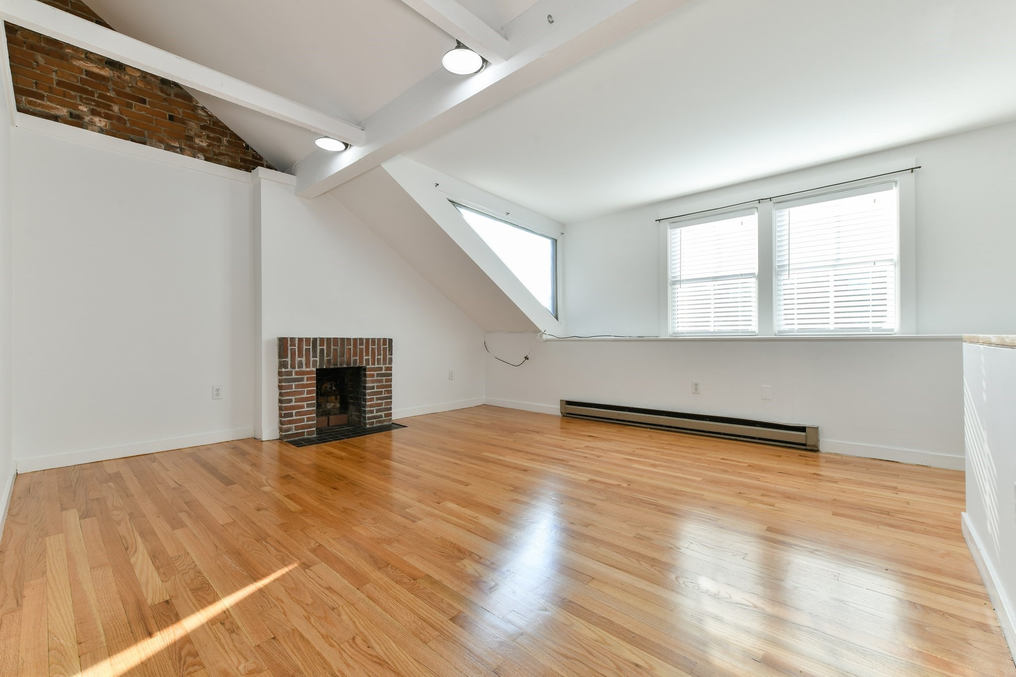 99 W. Springfield St # 4 Property Photo 1