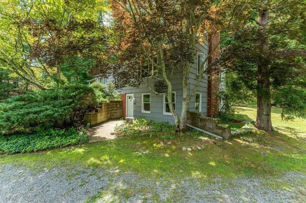 883 River Road Property Photo 3