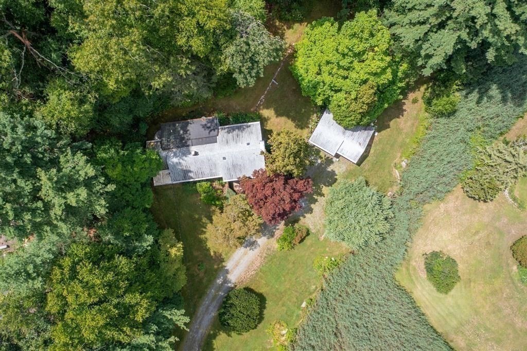 883 River Road Property Photo 13