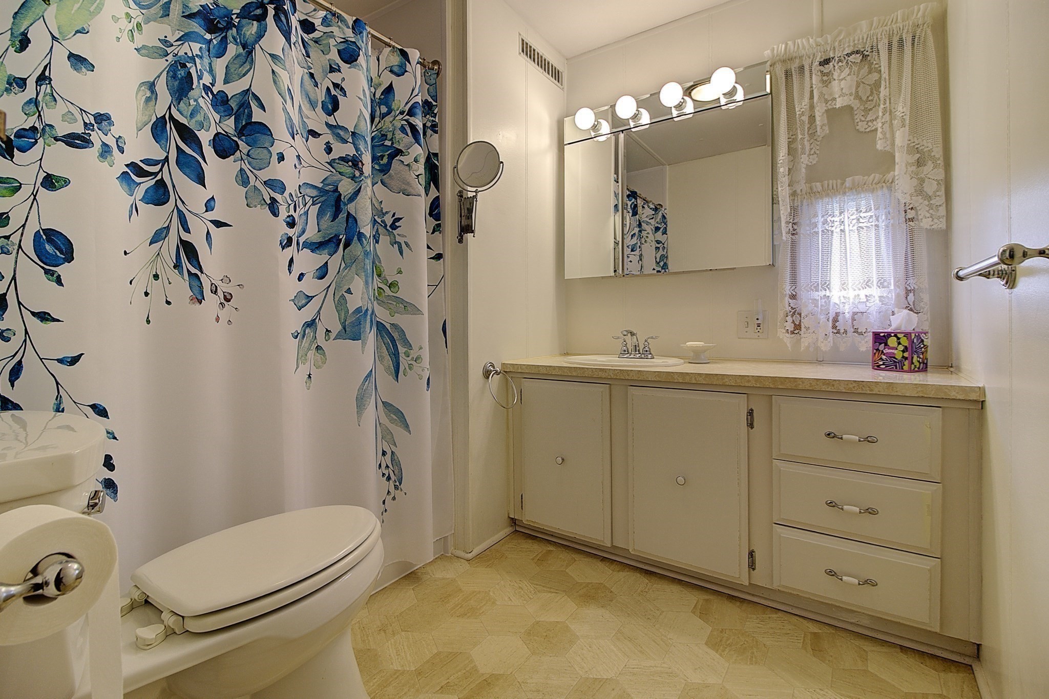 38 Colvin St Property Photo 7