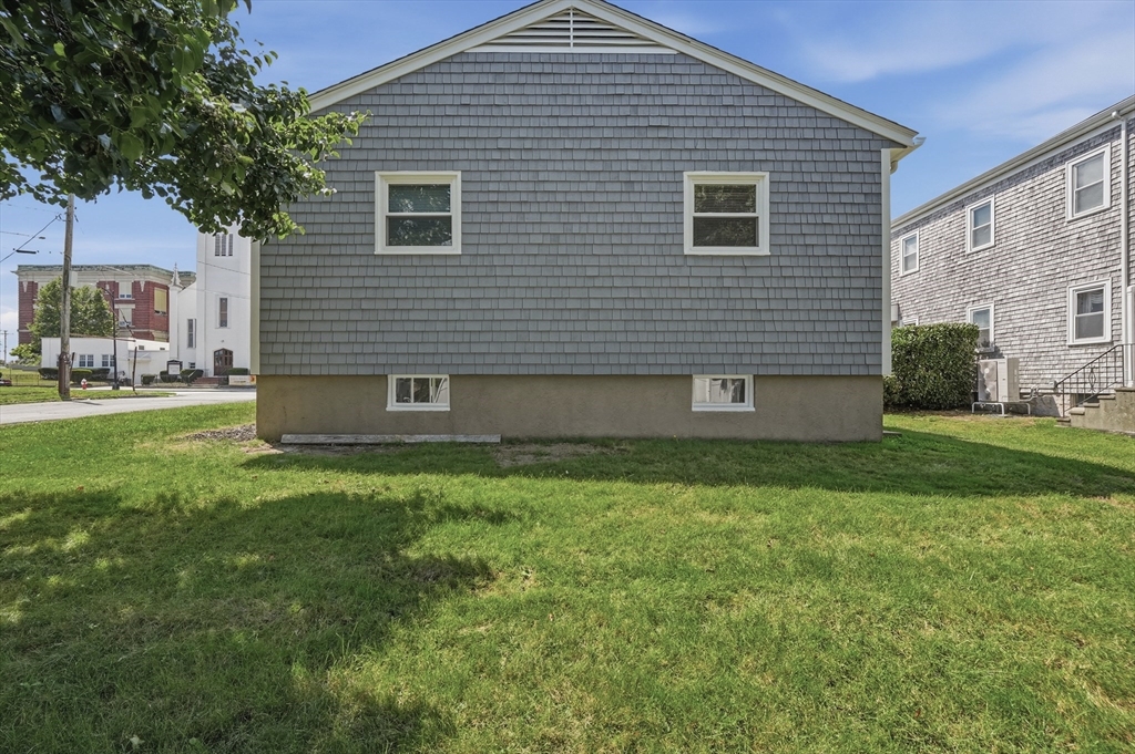 2228 Acushnet Ave Property Photo 37