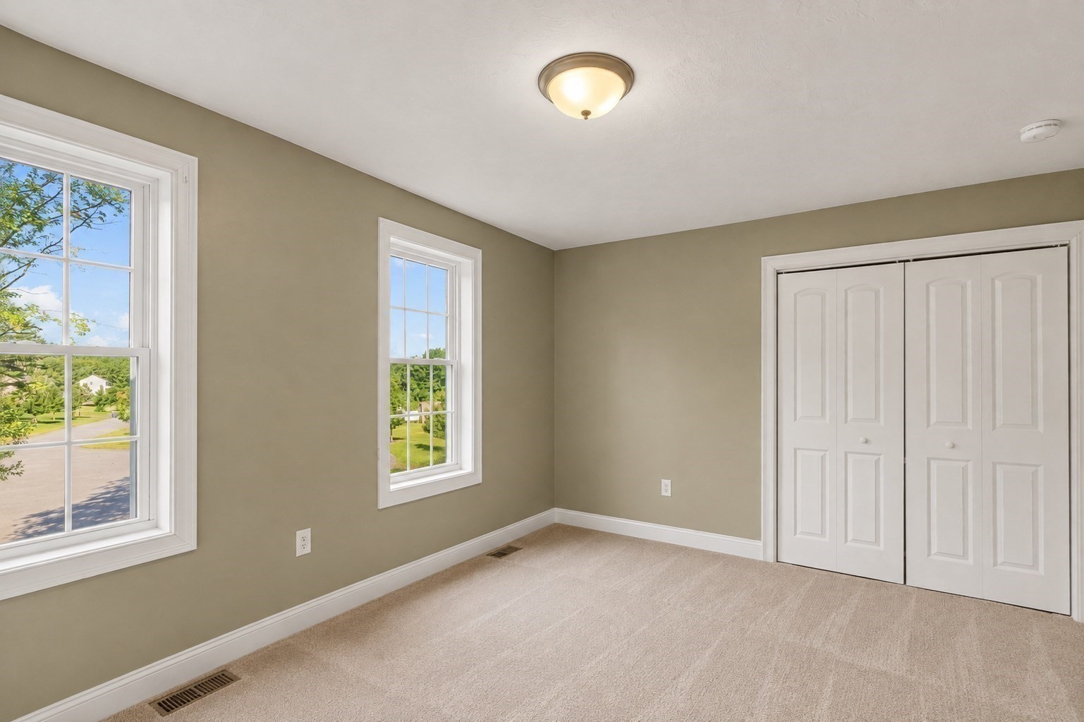 9 Shamrock Ln Property Photo 11