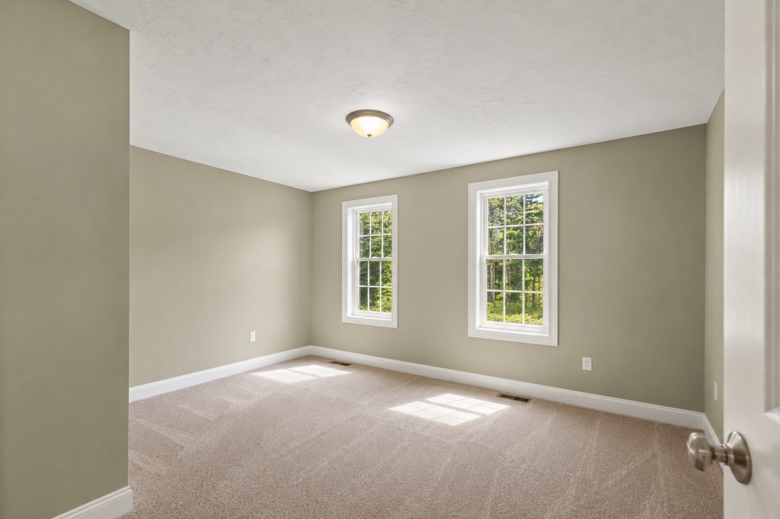 9 Shamrock Ln Property Photo 12